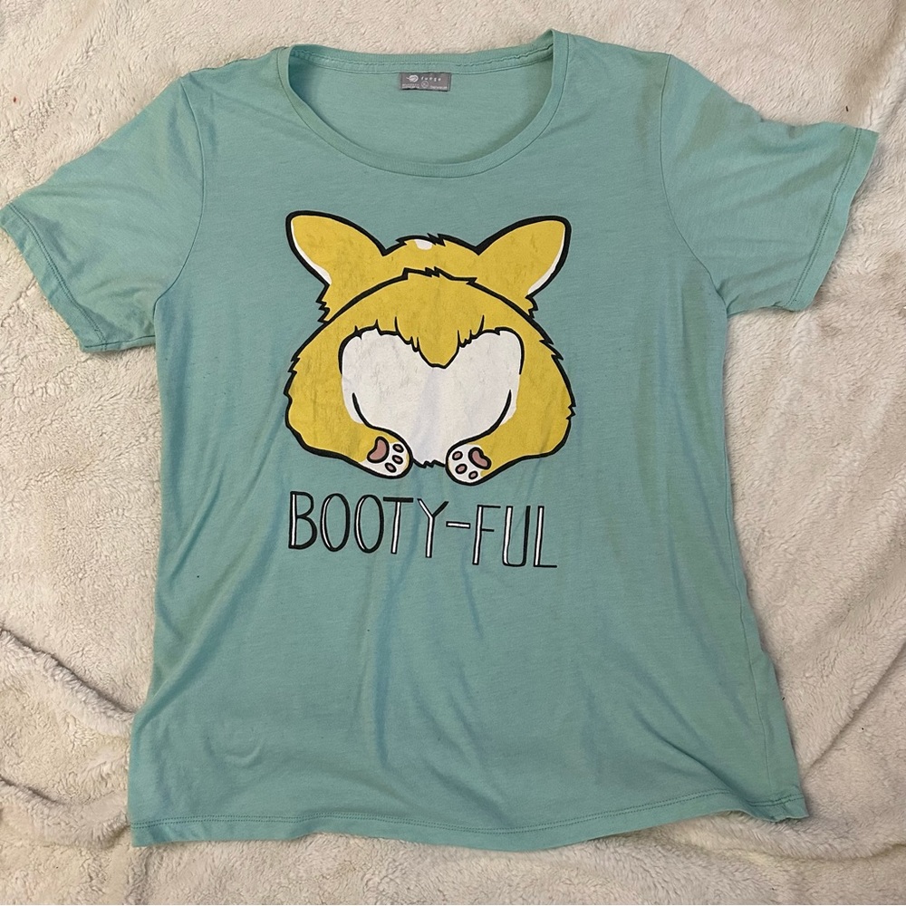Woman’s XL fuego graphic tee